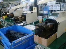 ワイヤーハーネス 工場設備と工具-大和電器